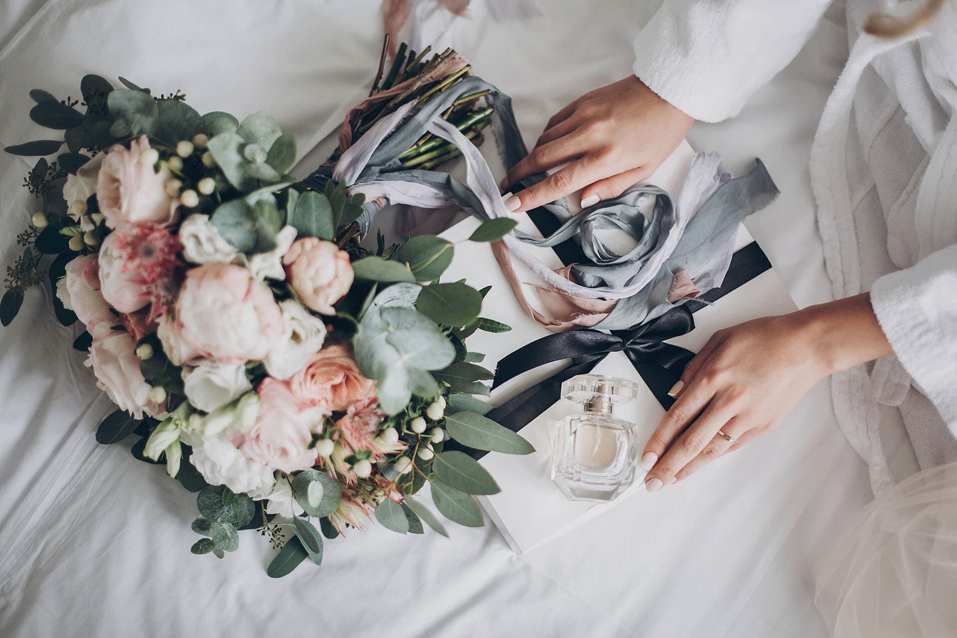 Wedding bouquet and gift box